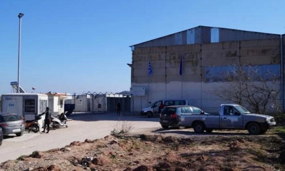 Κορονοϊός: Μετανάστες έκαναν παιδικό πάρτι στο ΚΥΤ της Χίου (βίντεο)